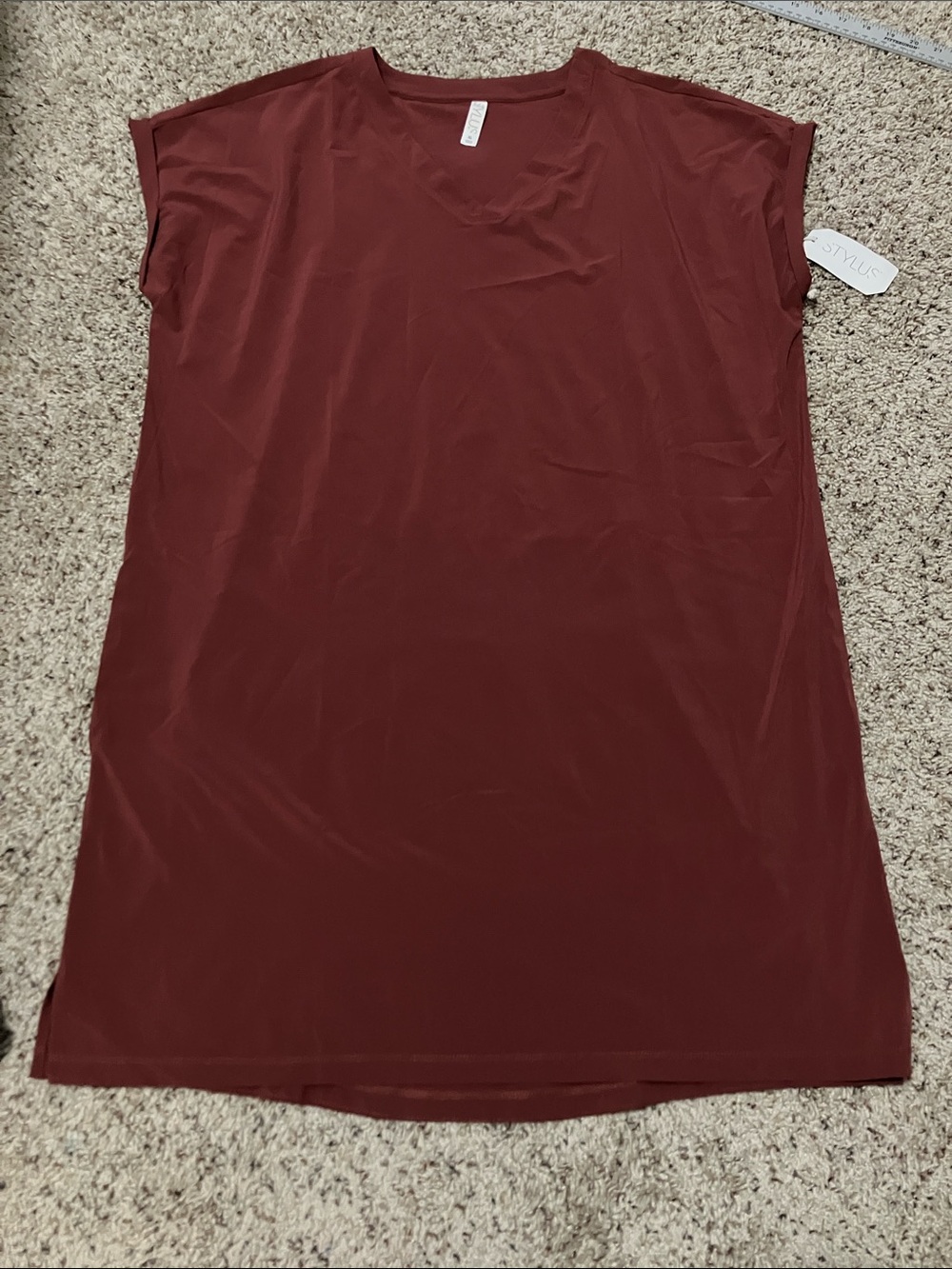 STYLUS Short Sleeve Tunic Dress in Burgundy